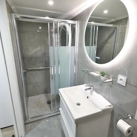 Clara - Modern Loft Sorbonne Notre-dame Historic Bed & Breakfast
